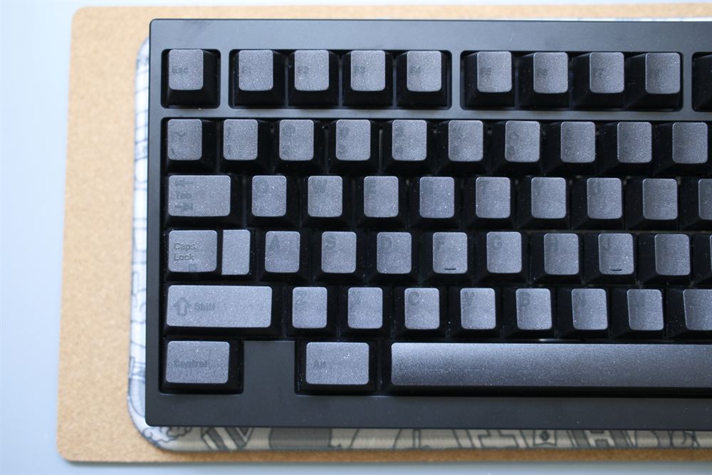 Top-down close-up of the left half, Esc and alphas