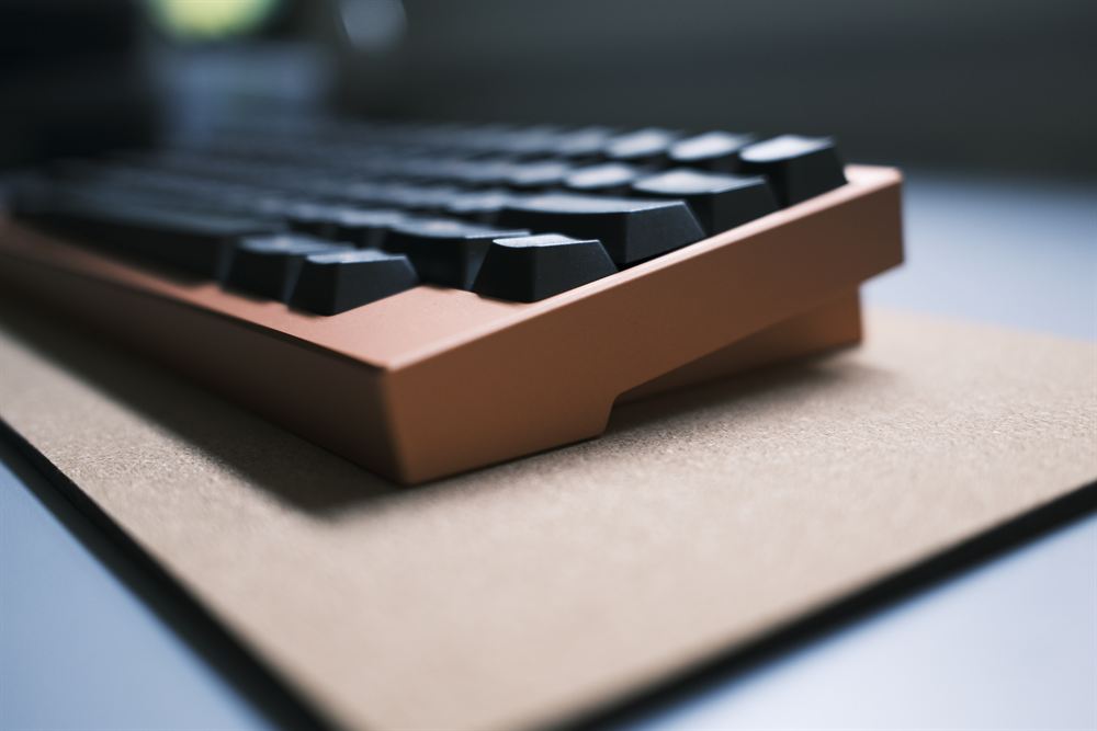 Daji Seis Cero — coral anodized 60% with GMK Pono
