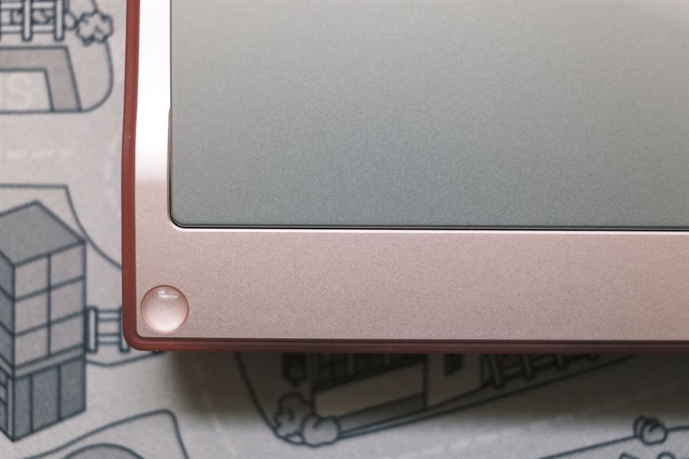 Bowl x Alexotos Manta — frosted pink PC case with GMK Lime
