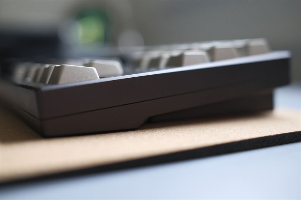 Rukia Korsa Turbo — blacked-out TKL with a stainless steel weight and SWG Rubber caps