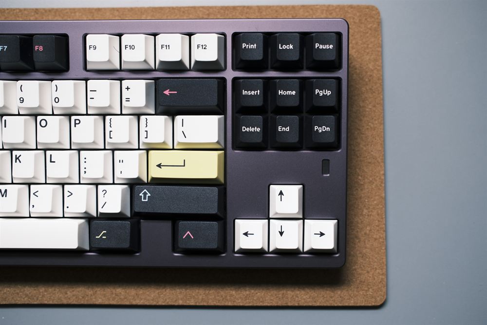 Right cluster with cream Enter, pink arrow and navigation keys